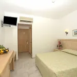 Sinatra Hotel 4*
