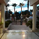 Sinatra Hotel