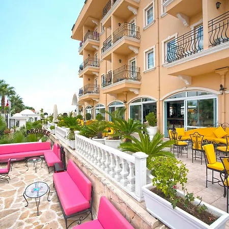 Sinatra Hotel 4*